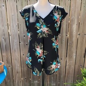 🎄 Lily Morgan shirt SZ M black  floral pattern x back